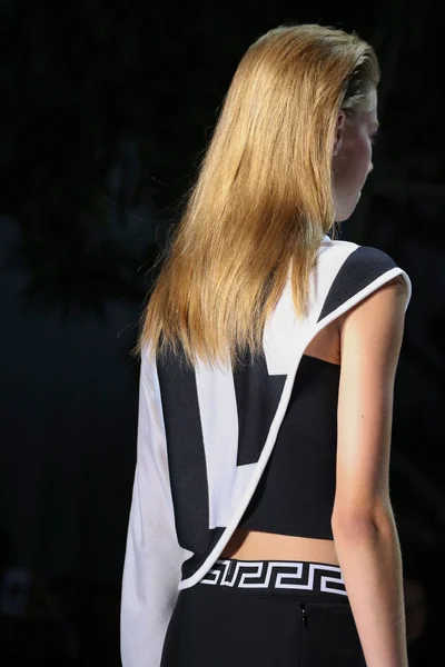 Look 7
